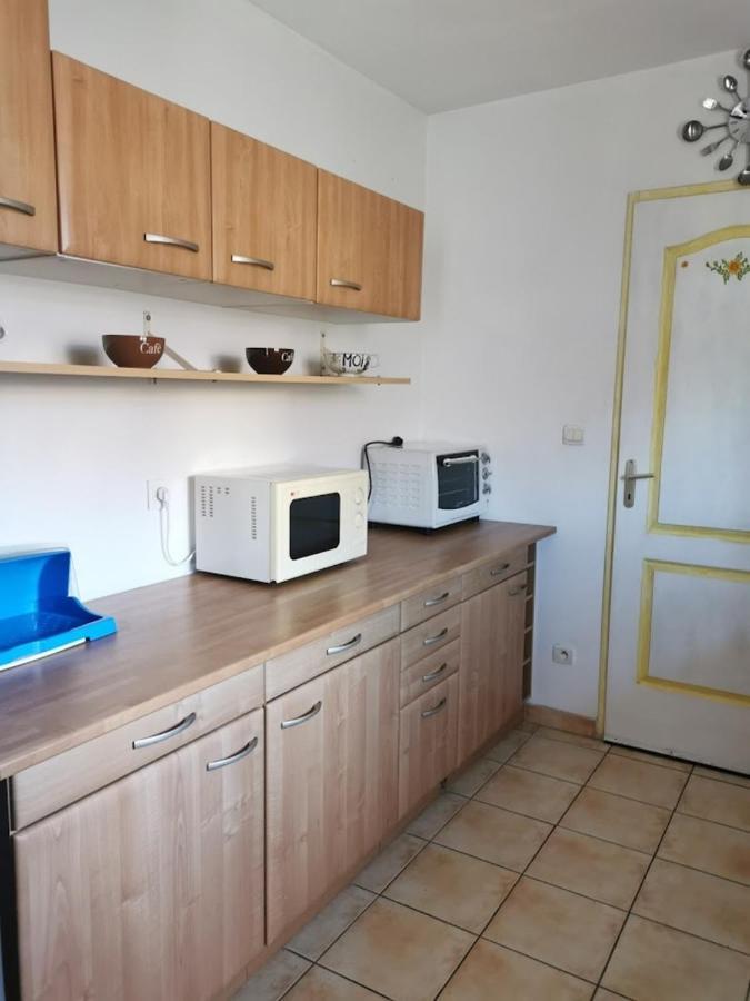 Belle Villa De 90M2 Au Calme Avec Jardin Et Parking A 10 Mn De La Mer En Voiture Fos-sur-Mer Bagian luar foto